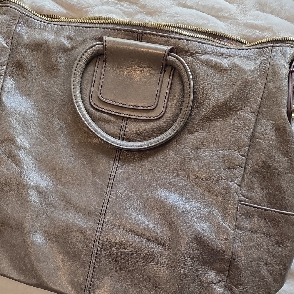 HOBO Women's Taupe Sheila Leather Hobo Bag  Ex Cond - Picture 2 of 8